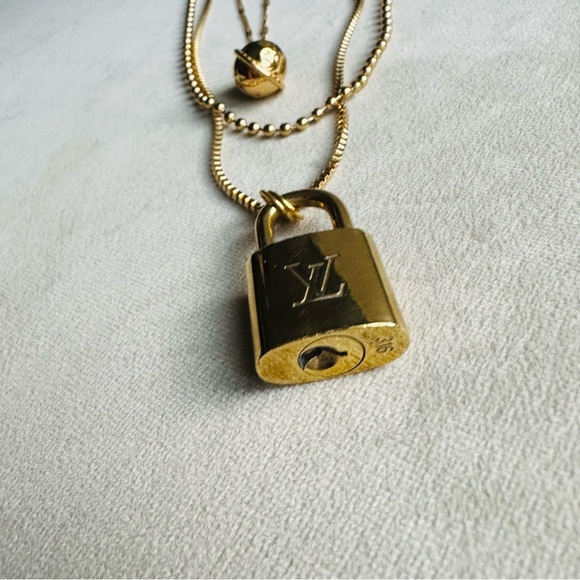 Louis Vuitton Lock Necklace Layered Set Globe Ball Chain Stainless Steel Gold - Picture 7 of 17